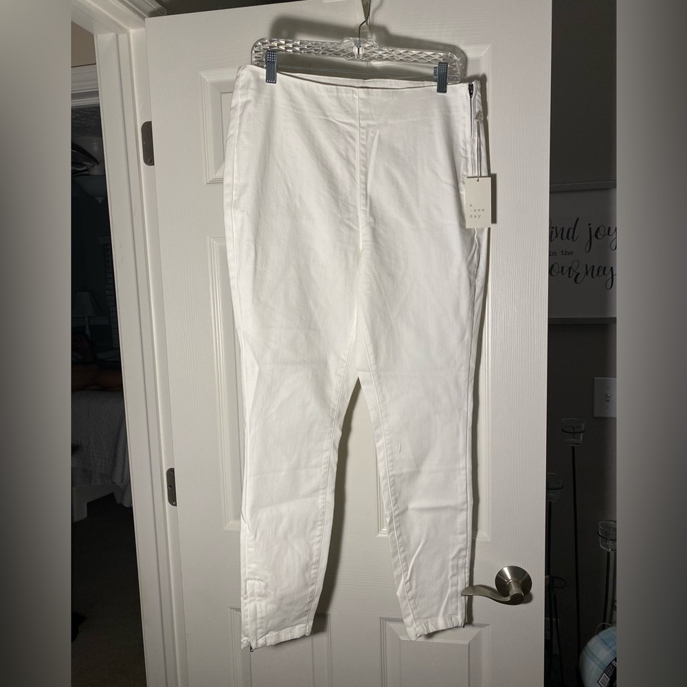 NWT A New Day skinny stretch pants, high rise, fitted  size 14 side zip white